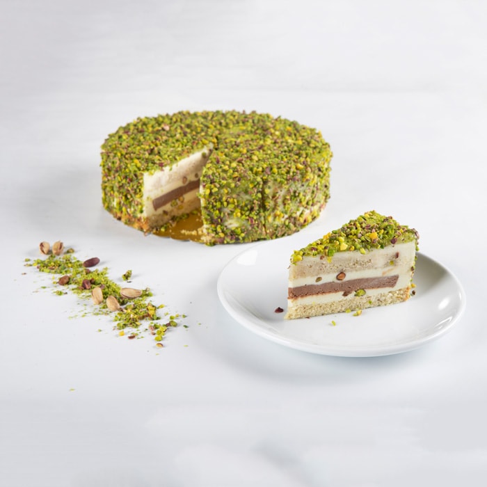 pistachio-garden-cream-cake-1